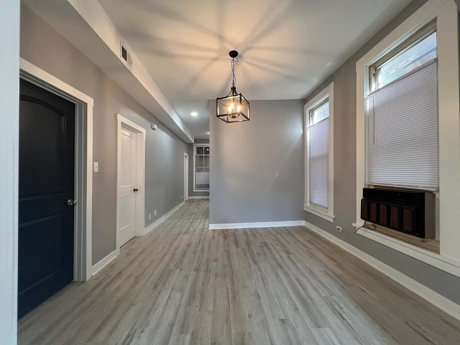 3 bed, 850 sqft, $1,950 — Photo 2