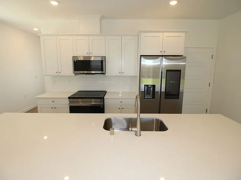 6137 W Ramona Way — Photo 6