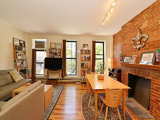 Rented by Cooper & Cooper Real Estate | media 25