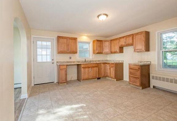 3rd image of 56 Newbury St