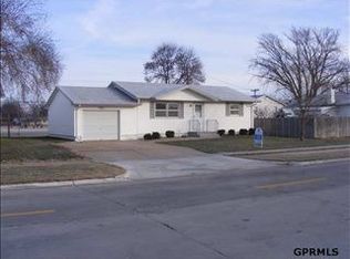 2328 E 1st St, Fremont, NE 68025