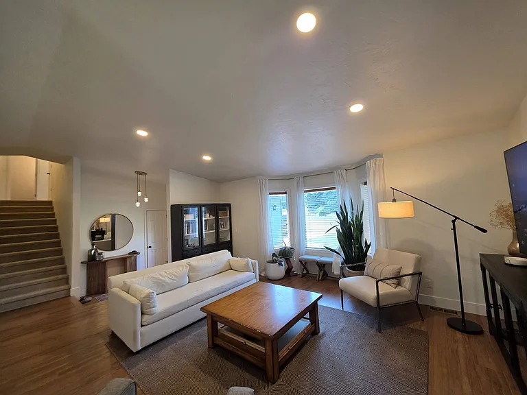 265 Joshua Rd — Photo 6
