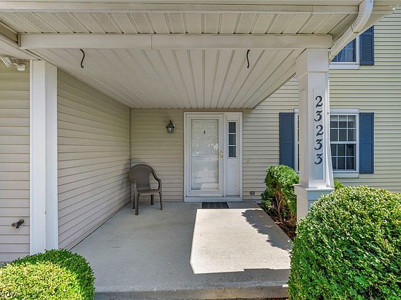 5th image of 23233 Grist Mill Ct #25A