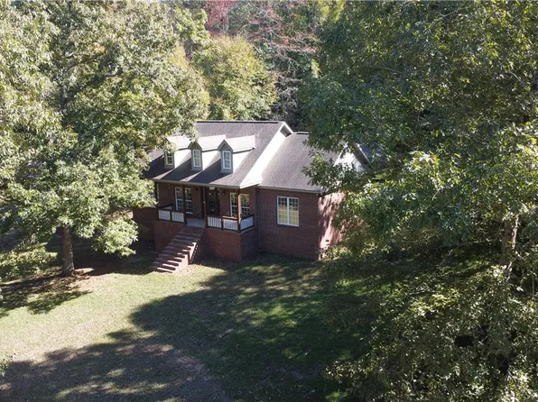 240 Shady Nook Rd, Deatsville, AL 36022