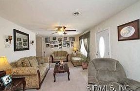 4th image of 812 Saint Monica Dr