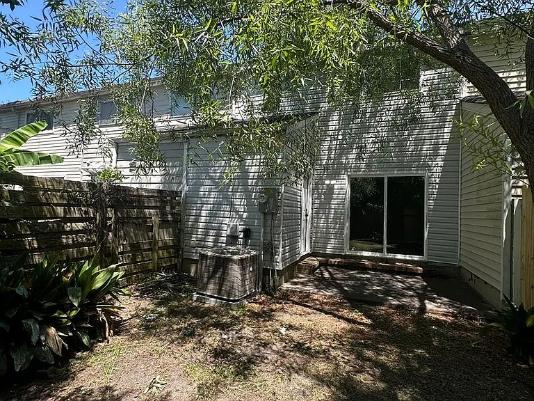 606 Myrtlewood Cir — Photo 20