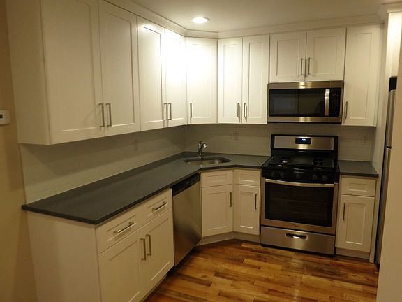4th image of 3702 Harper Ave