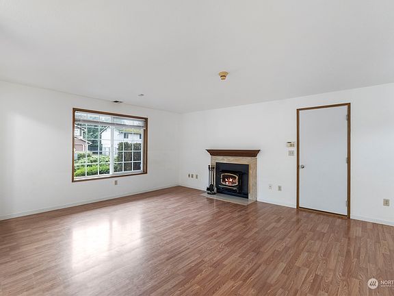 5th image of 7325 189th Street Ct E