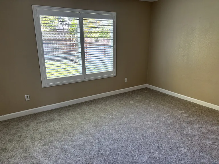 954 Emily Ave — Photo 15