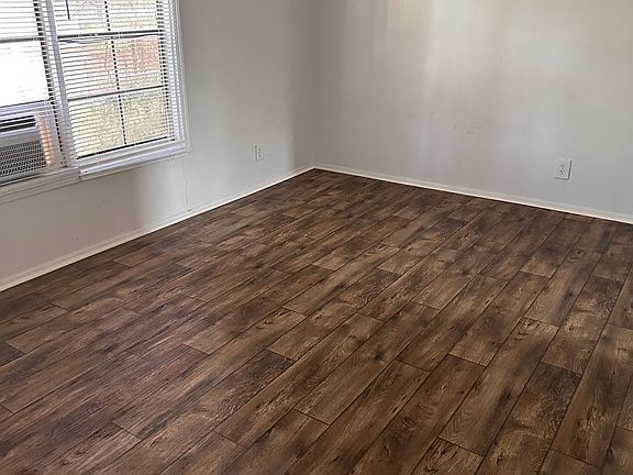 5th image of 932 Linden Ave
