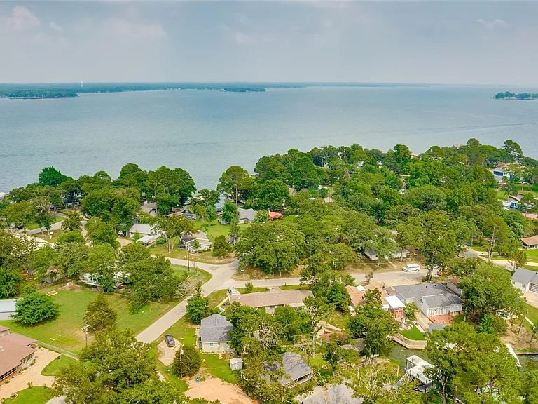 1813 Oak Shore Dr — Photo 18