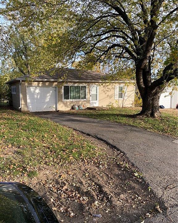 1st image of 2213 S 39th St