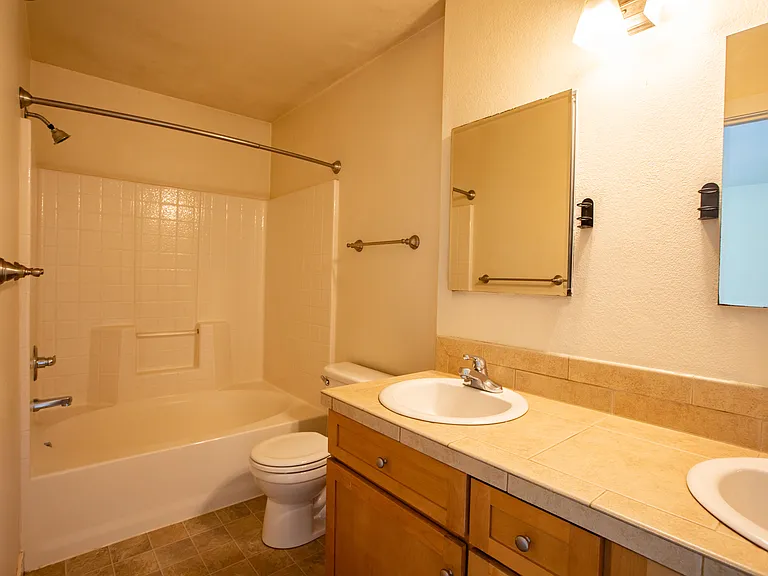 8450 NE Noelle Way — Photo 12