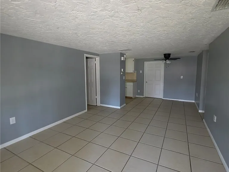 45 S Monroe St — Photo 18