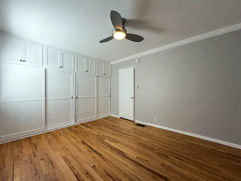 10428 Riverside Dr — Photo 11