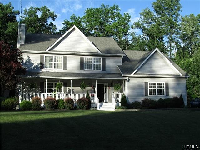 1st image of 6 Hanna Dr