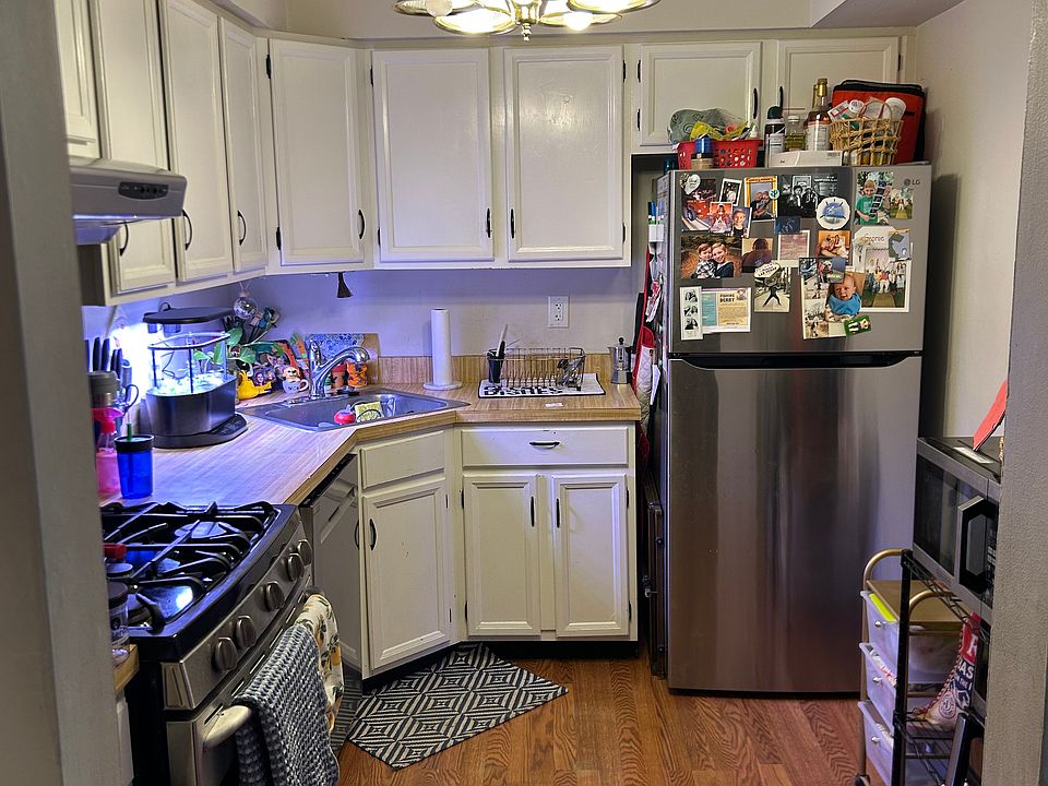 Kitchen from entryway