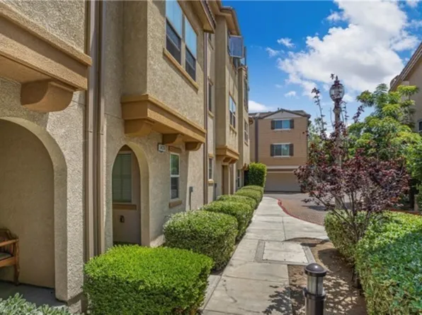 14120 W Willow Ln, Van Nuys, CA 91405