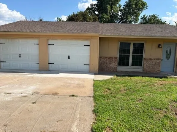 211 E Kb Johnson St, Enid, OK 73701