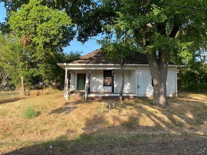 1st image of 300 S 12th St