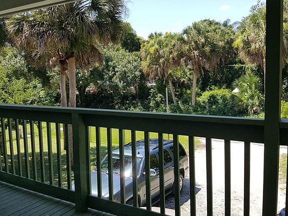 3rd image of 165 Palm Dr