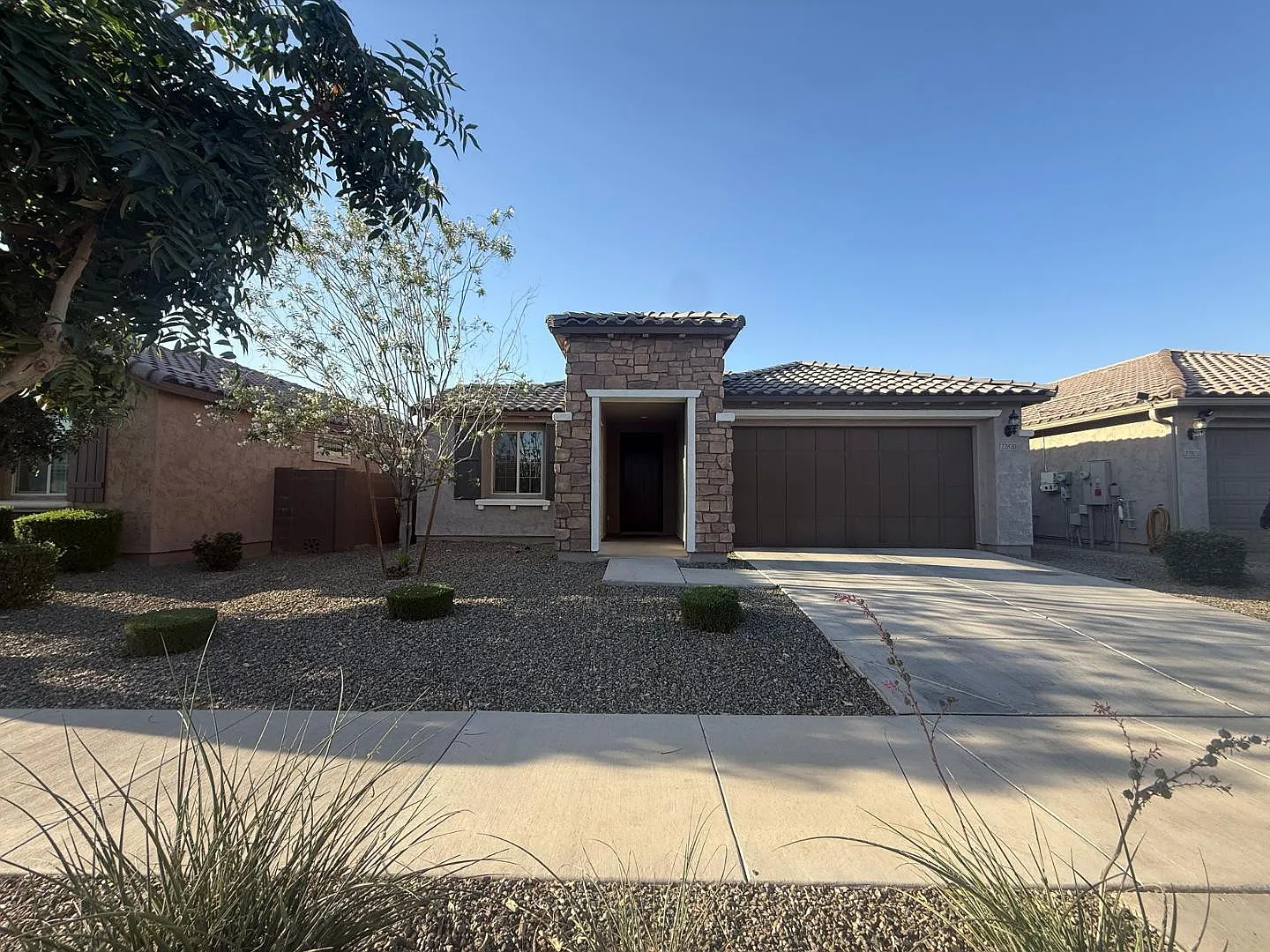 3 bed, 2.0 bath, 2132 sqft, $2,395 — Photo 1