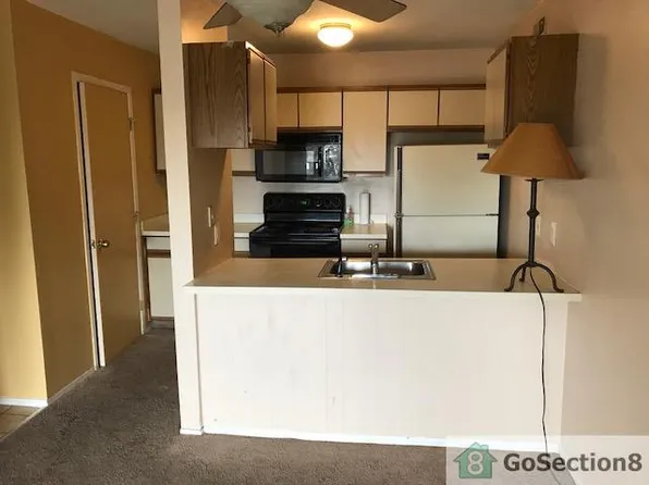 8709 Candlewood Trl APT 11, Brighton, MI 48116