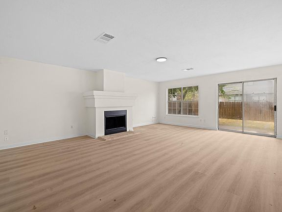 3rd image of 1181 Forest Bluff Trl