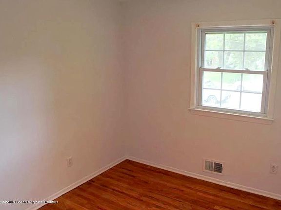 5th image of 1465 Nevada Dr
