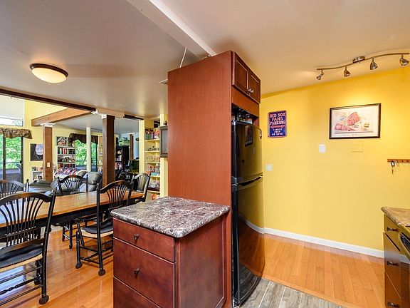 5th image of 96 Old Colony Ave APT 304