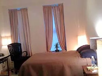 Rented by R New York