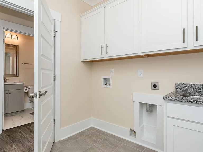 7129 Spoleto Dr — Photo 49