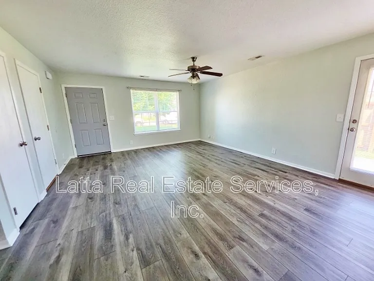 1207 E 173rd St — Photo 3