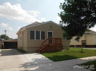 911 E 8th Ave, Mitchell, SD 57301