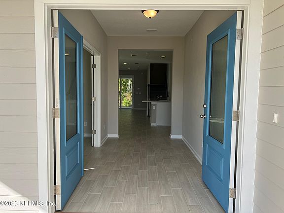 4th image of 52 YARDLEY Court