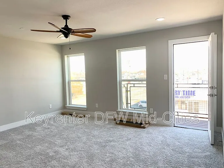 1431 Pearson St — Photo 32