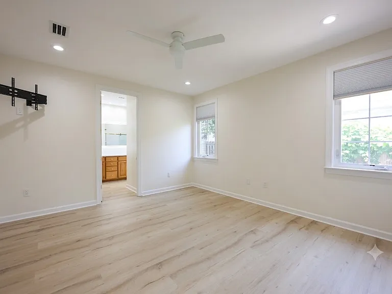 174 S Zander Way — Photo 17
