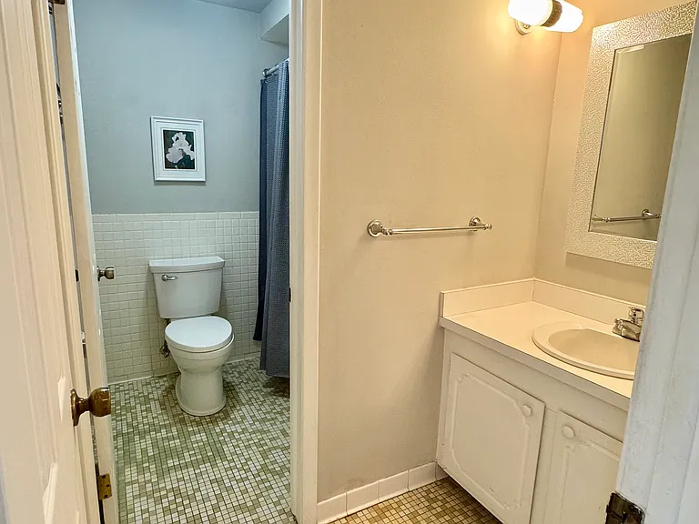 852 N Main St — Photo 9