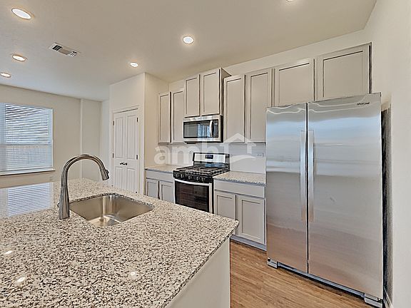 2nd image of 2740 Spencebrook