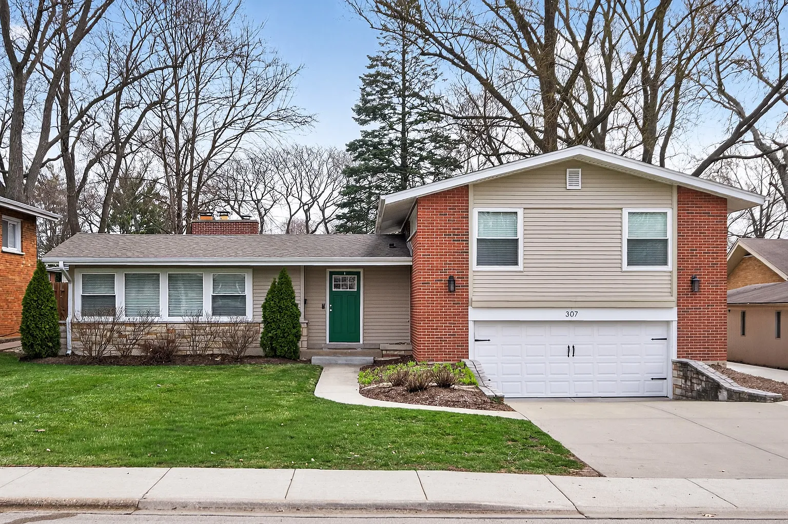 307 N Derbyshire Ave photo 1