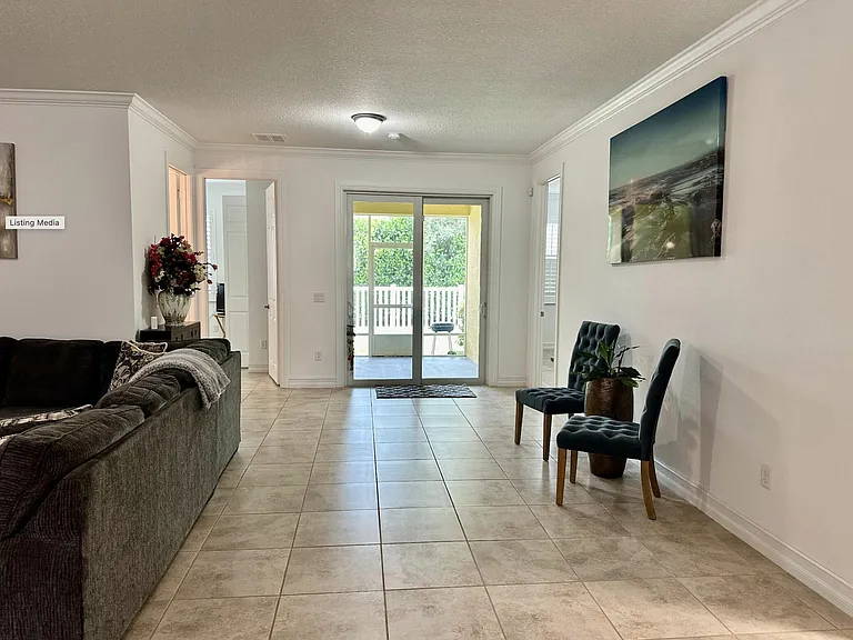6112 NW Cullen Way — Photo 13