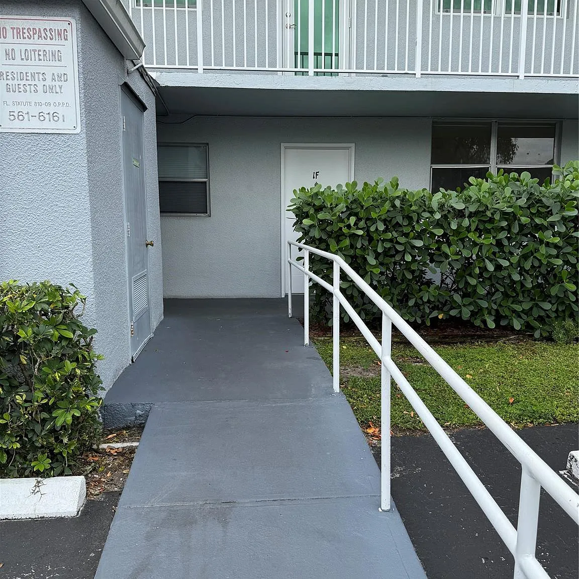 115 Royal Park Dr — Photo 1