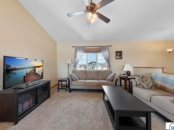 5th image of 101 La Costa Ct