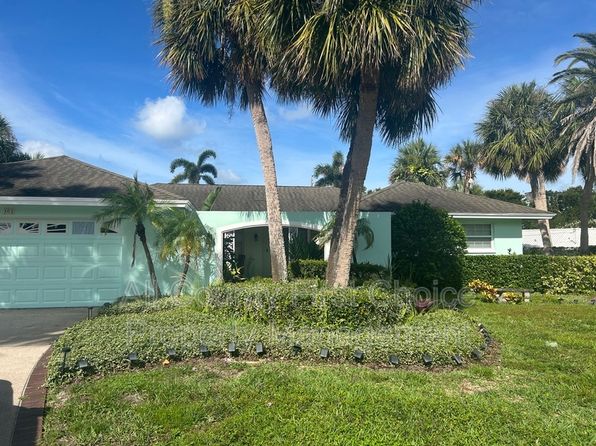 301 Palm Dr