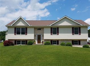 605 Tarason Dr, Latrobe, PA 15650