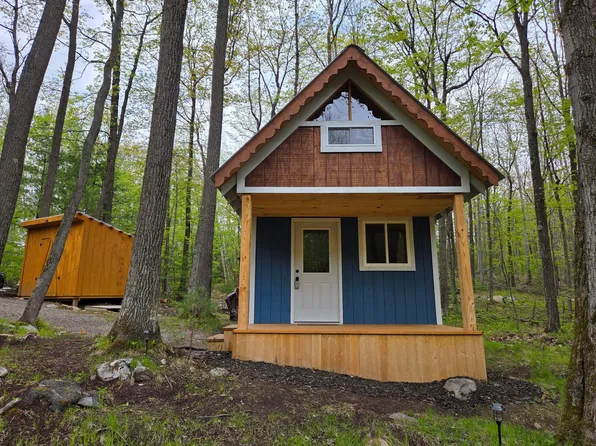 4493 Oakview Ln, Rhinelander, WI 54501