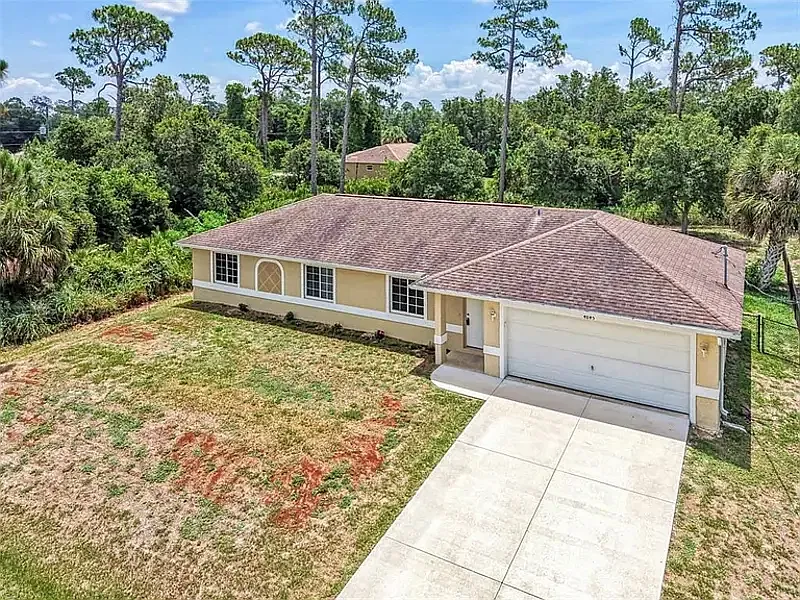 3 bed, 2.0 bath, 1170 sqft, $1,700 — Photo 3