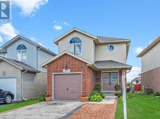 99 Windflower Dr, Kitchener, ON N2E4B3
