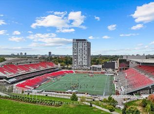 1035 Bank St #406, Ottawa, ON K1S5K3