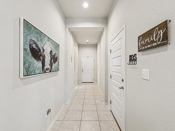 5th image of 111 Insider Loop